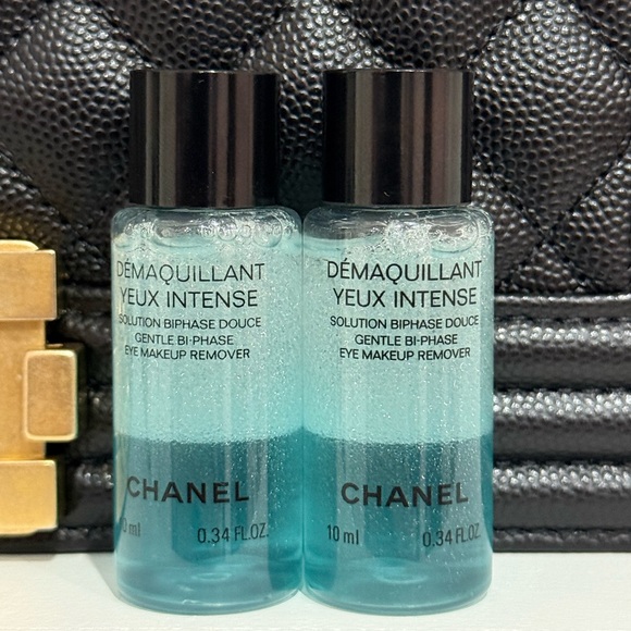 Chanel Demaquillant Yeux Intense
(Eye Makeup Remover) - Picture 8 of 16